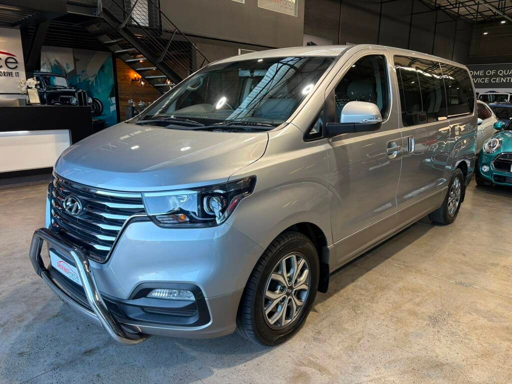 2019 Hyundai H-1 H-1 2.5 CRDI A/T/ 2.5 ELITE A/T in Silver, for sale at Driving Force Cape Town
